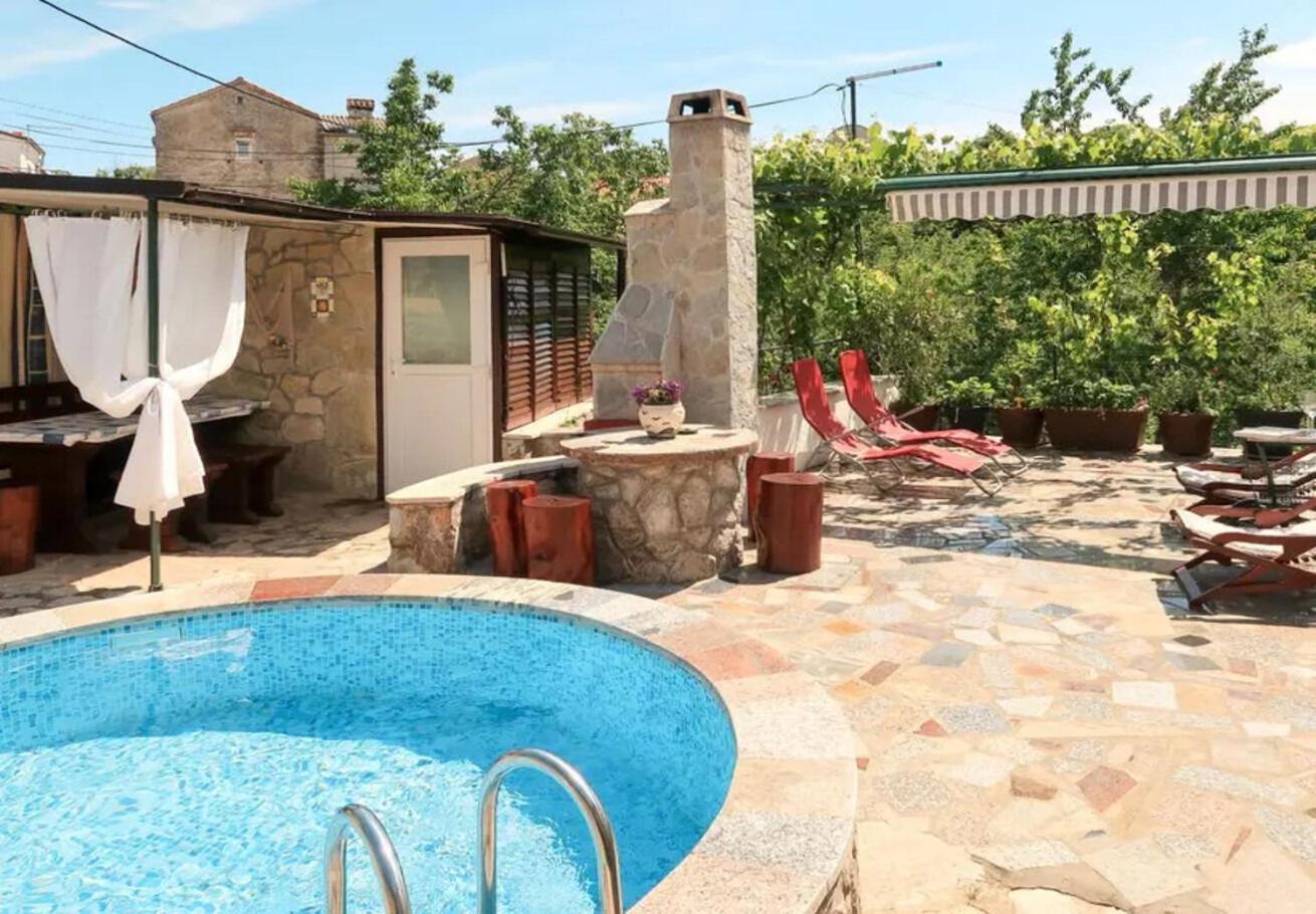Holiday Home Ana- With Pool Kornić エクステリア 写真