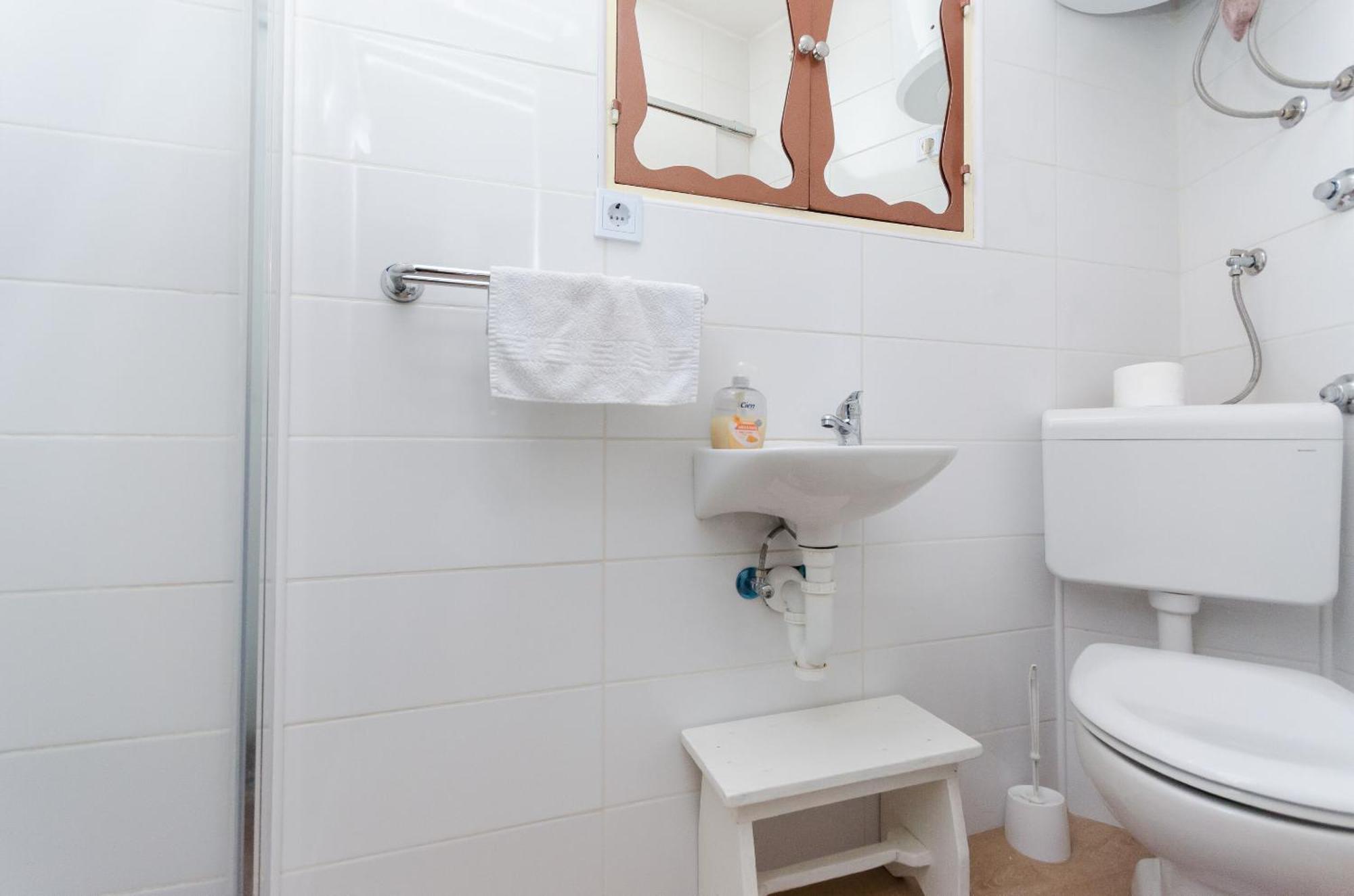 Holiday Home Ana- With Pool Kornić エクステリア 写真