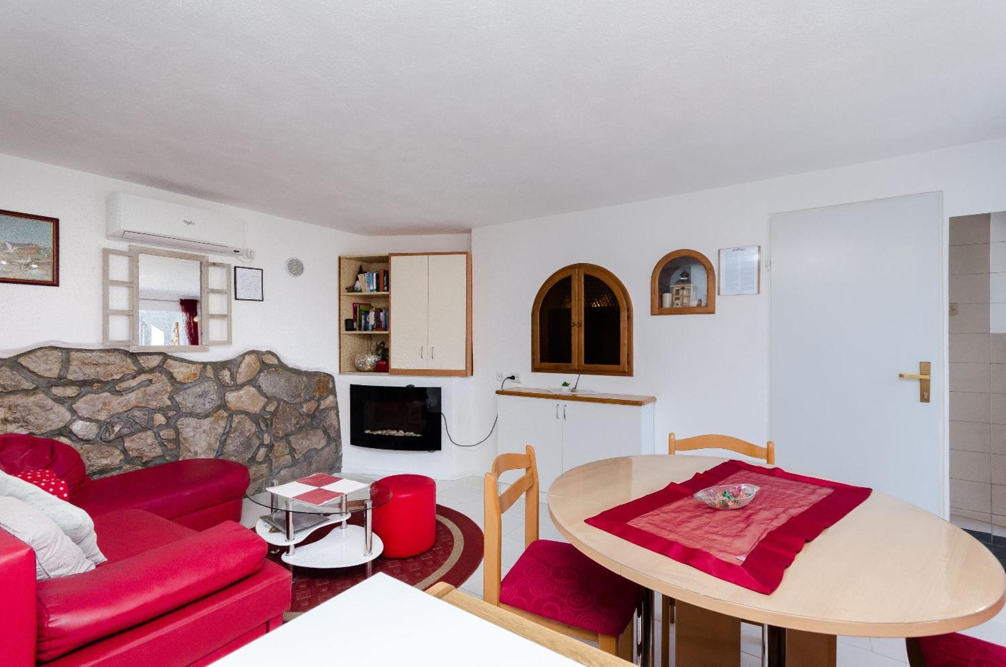 Holiday Home Ana- With Pool Kornić エクステリア 写真