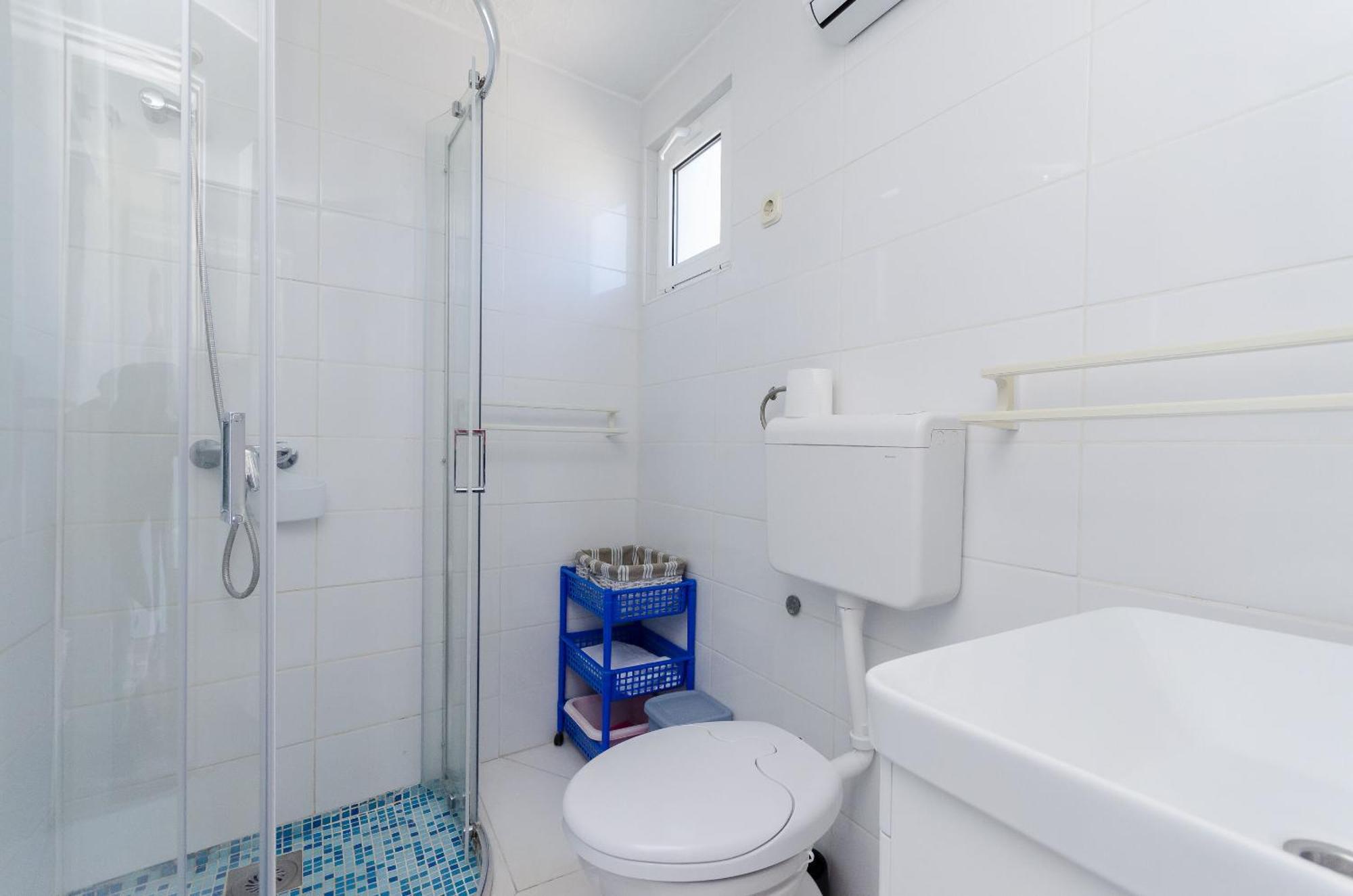 Holiday Home Ana- With Pool Kornić エクステリア 写真