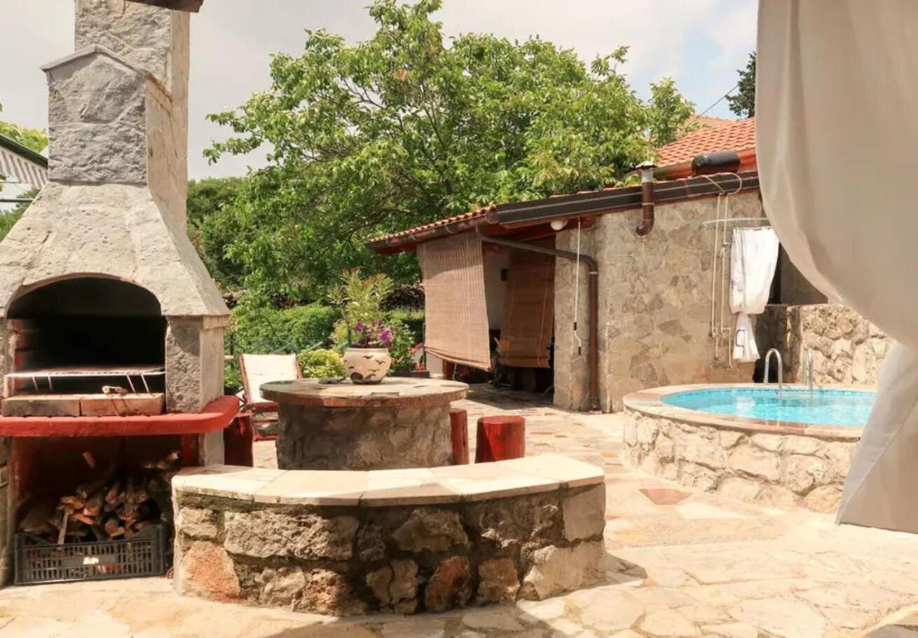 Holiday Home Ana- With Pool Kornić エクステリア 写真