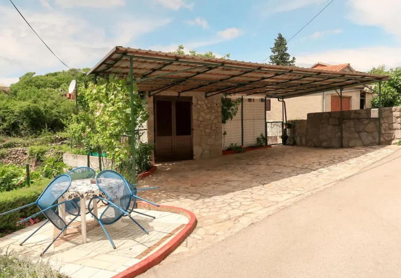 Holiday Home Ana- With Pool Kornić エクステリア 写真